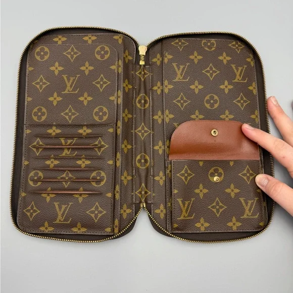Louis Vuitton Monogram Travel Organizer Wallet - Brown/Gold - Picture 10 of 12